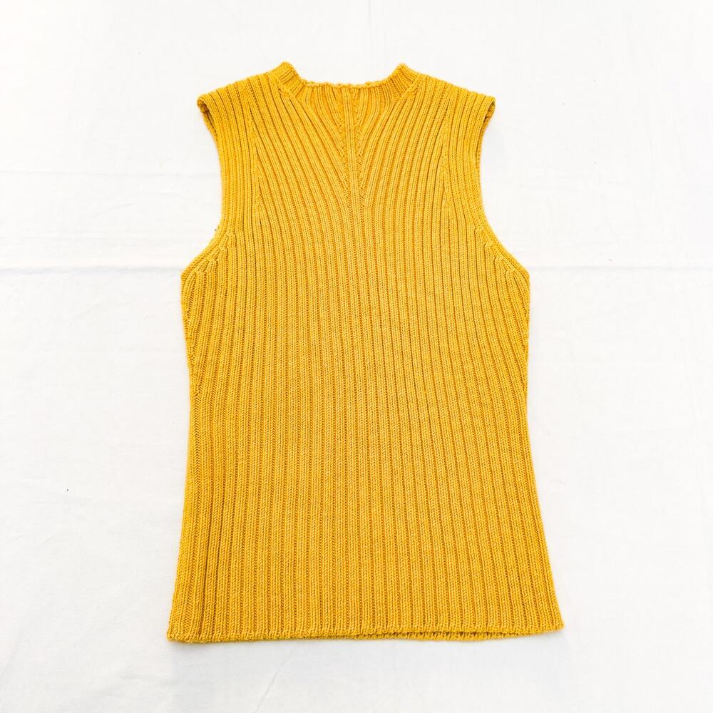 Akris Punto 100% Wool Yellow Turtleneck Knit Sleeveless Sweater Size 10
